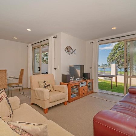 Tairua Waterfront Retreat - Tairua Apartment Eksteriør bilde
