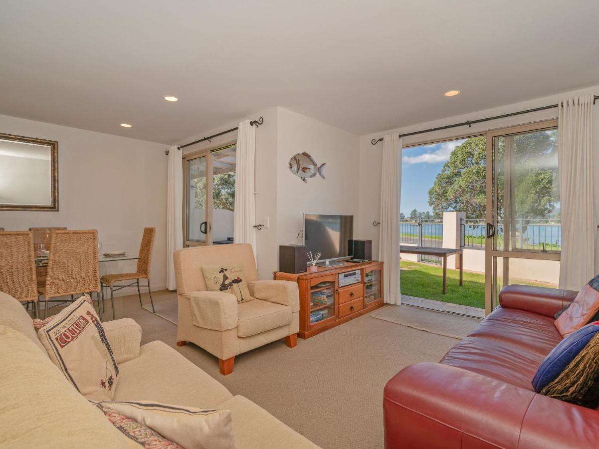 Tairua Waterfront Retreat - Tairua Apartment Eksteriør bilde