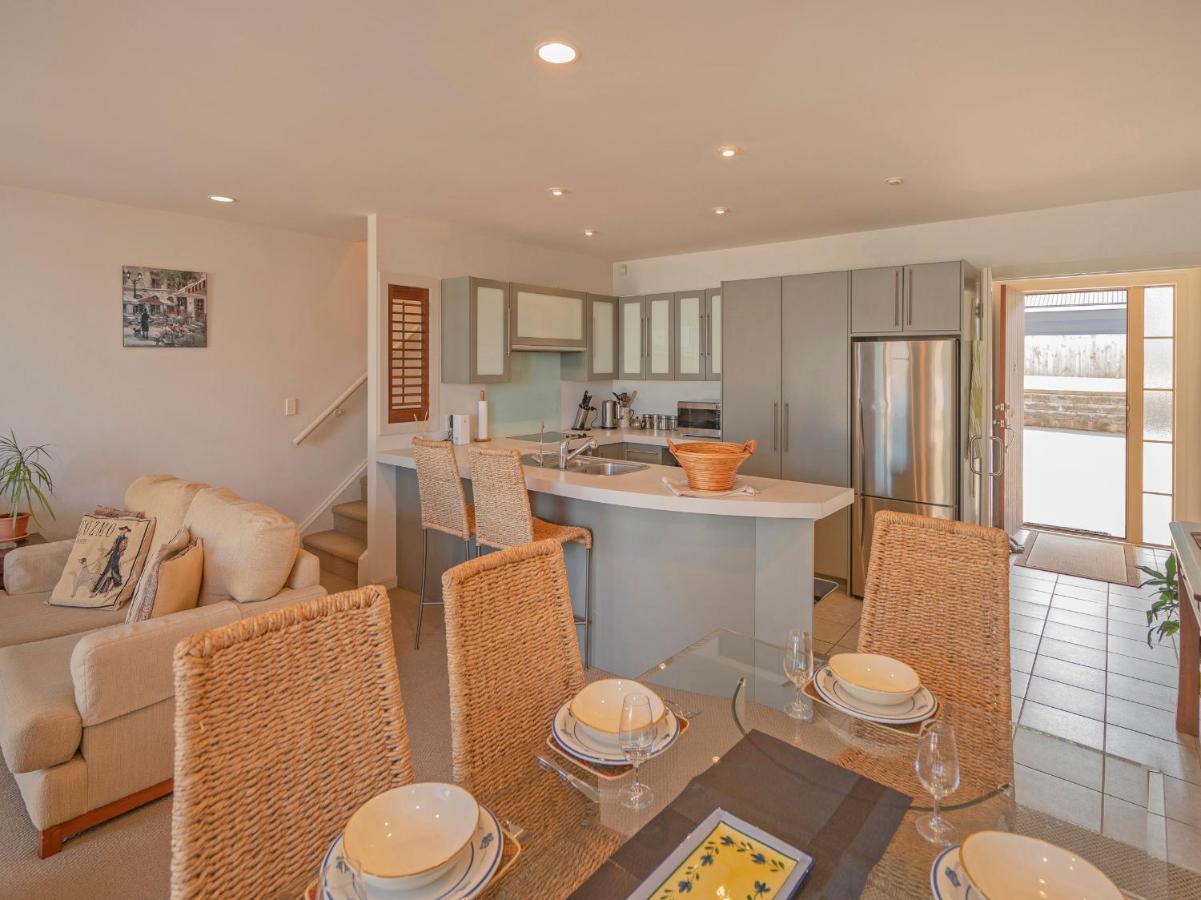 Tairua Waterfront Retreat - Tairua Apartment Eksteriør bilde