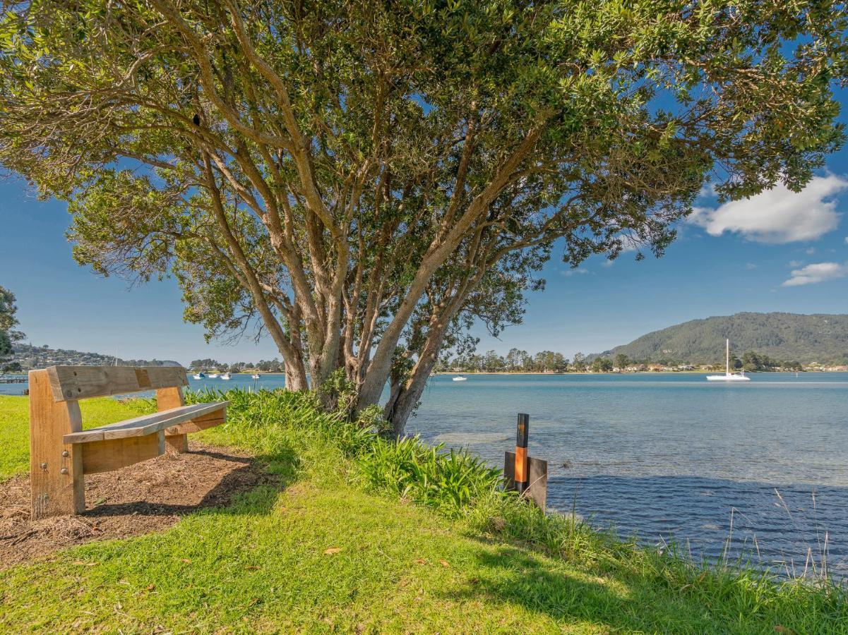 Tairua Waterfront Retreat - Tairua Apartment Eksteriør bilde